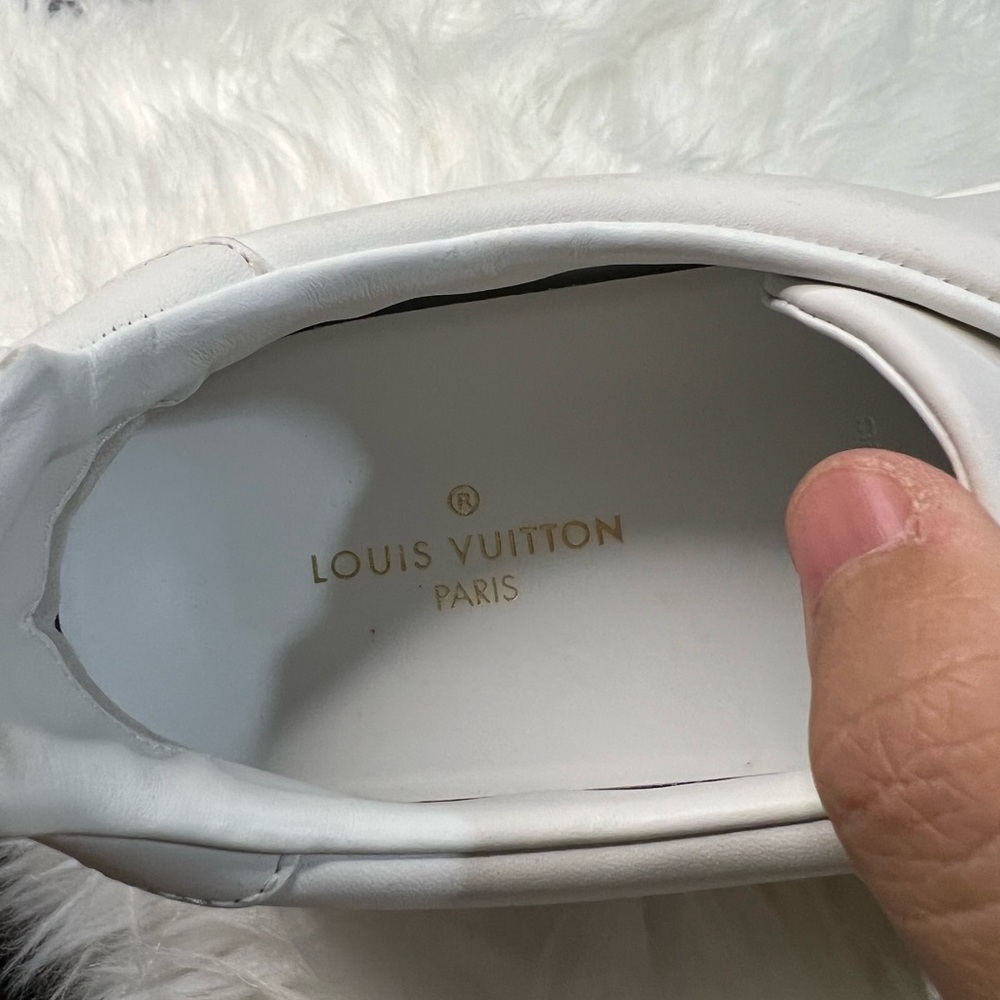 𝅺LOUIS vuitton white sneakers (size 40) check description - Picture 11 of 17